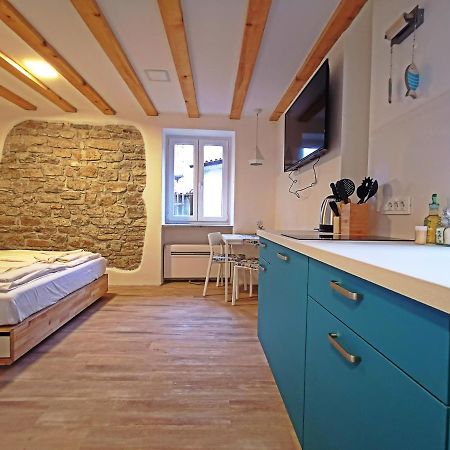 Ribiska Hisa - Old Piran Fisherman'S House Exterior photo